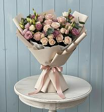 Букет цветов из:  Розы и Лизиантусы #REPLACE_PRED# Кижинге