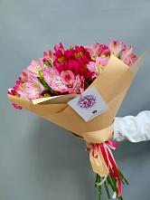 Букет цветов из:  Альстромерии в Кижинге