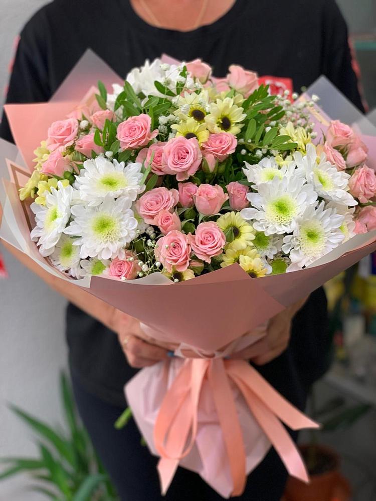 Букет цветов из: Розы и Хризантемы в Кижинге