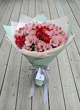 Букет цветов из:  Альстромерии в Кижинге