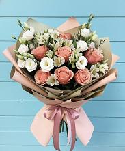 Букет цветов из:  Розы, Альстромерии и Лизиантусы в Кижинге