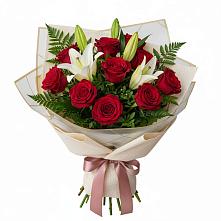 Букет цветов из:  Лилии и Розы в Кижинге