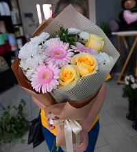 Букет цветов из:  Герберы, Розы и Хризантемы в Кижинге