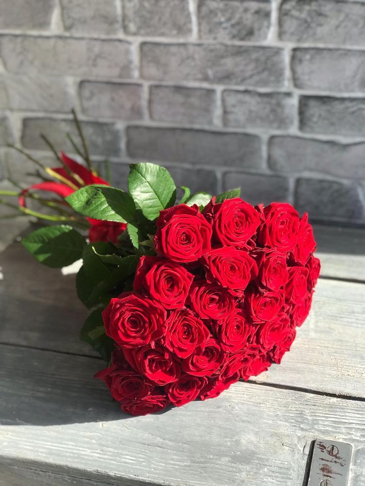 Букет Красные розы Фридом в Кижинге