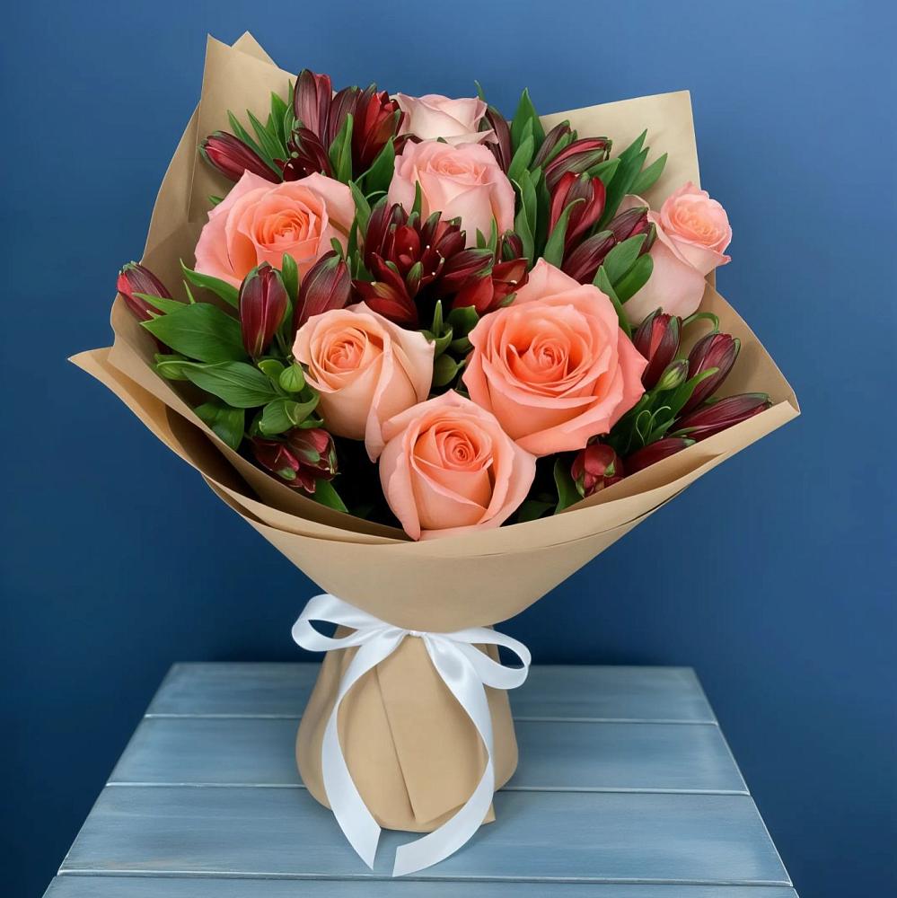 Букет цветов из: Розы и Альстромерии в Кижинге