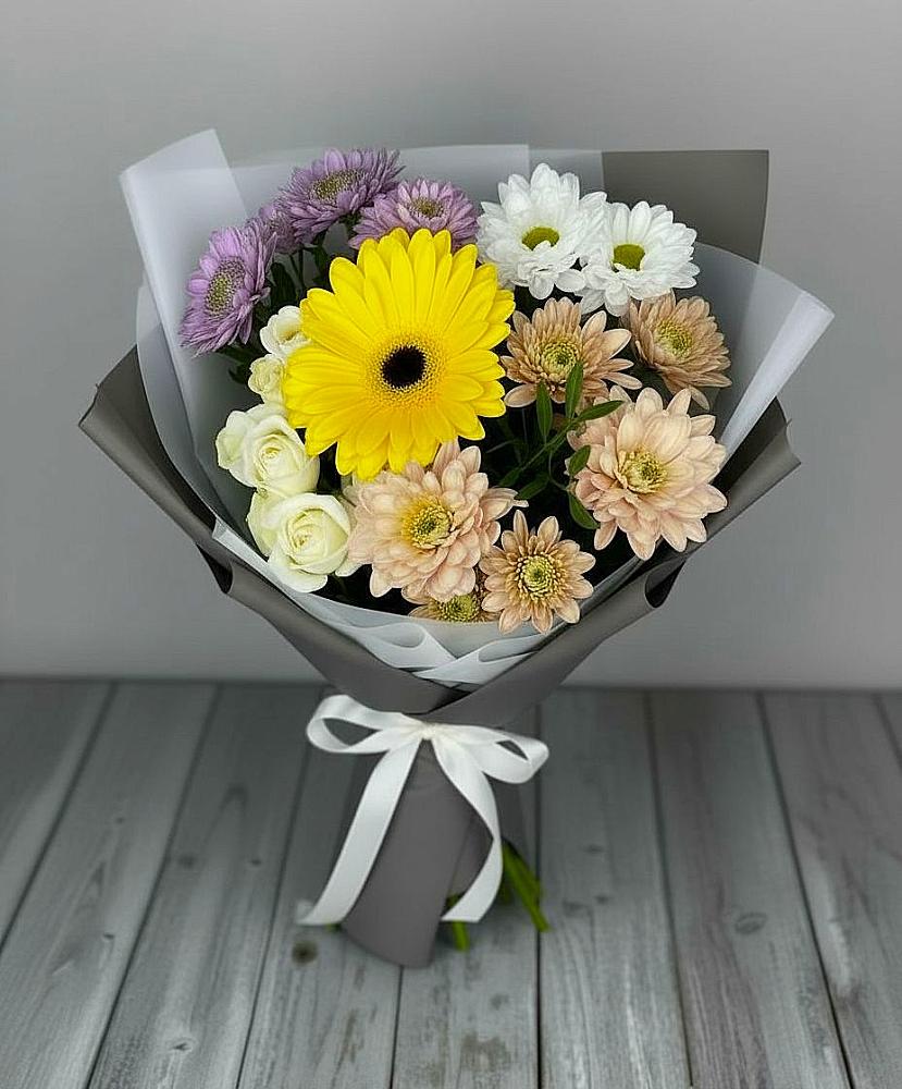 Букет цветов из: Розы, Герберы и Хризантемы в Кижинге