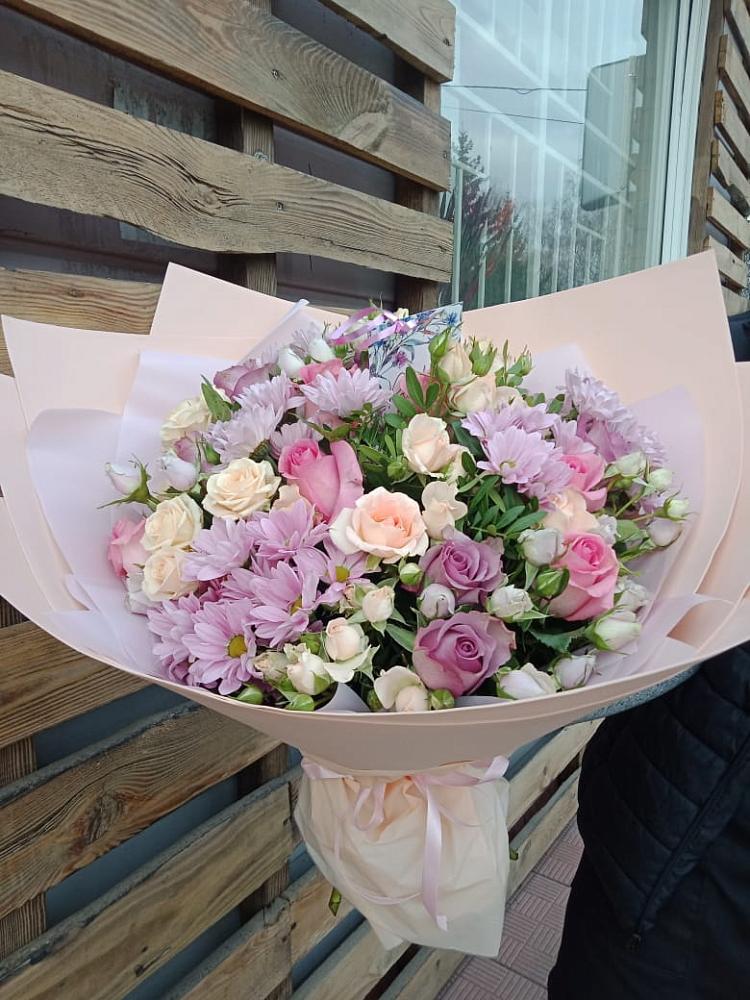 Букет цветов из: Розы и Хризантемы в Кижинге