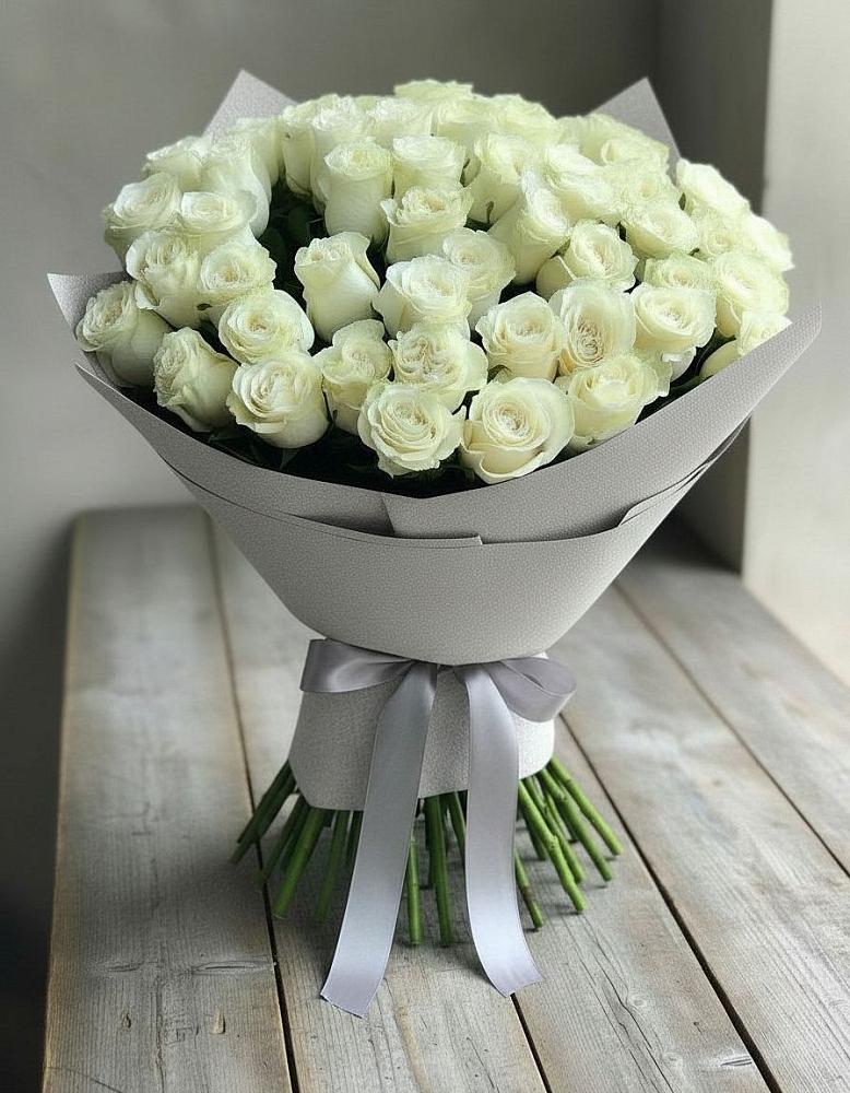 Букет 35 Белых роз в Кижинге