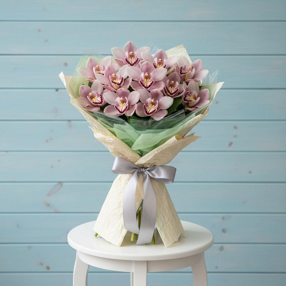 Букет цветов из: Орхидеи и Розы в Кижинге