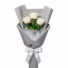 Букет 3 белые розы в Кижинге