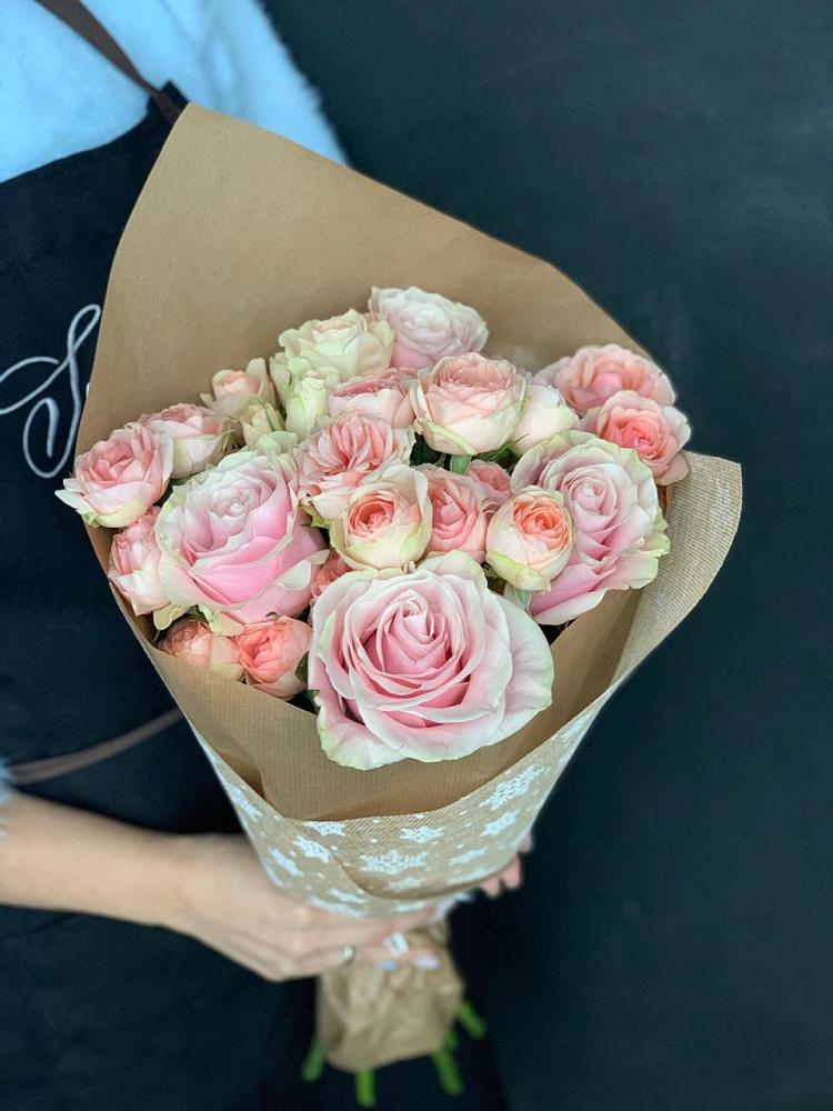 Букет цветов из: Хризантемы и Розы в Кижинге