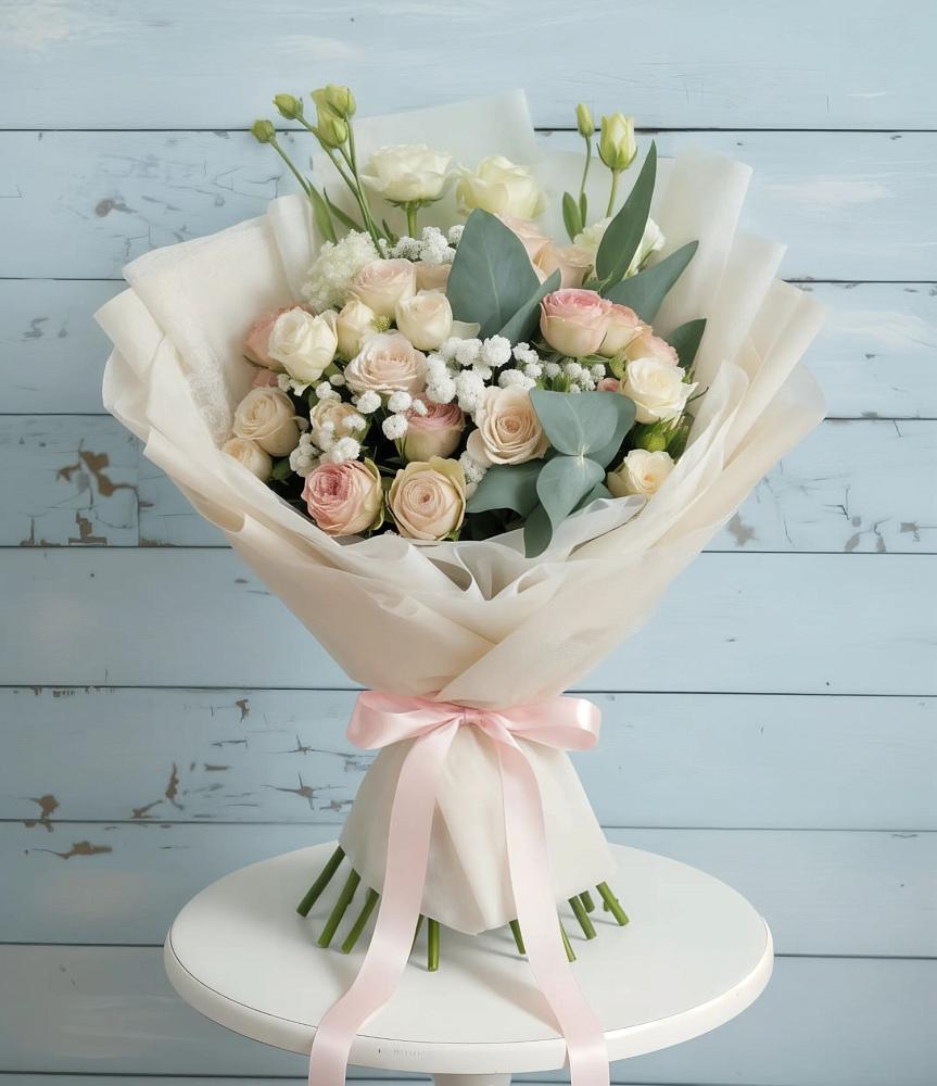 Букет цветов из: Розы и Лизиантусы в Кижинге