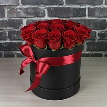 Цветочная композиция из Розы в шляпной коробке в Кижинге