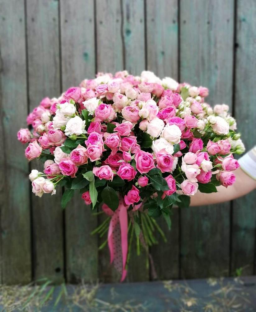 Букет Розовые кустовые розы Натали и Лав Лидия в Кижинге