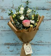 Букет цветов из:  Розы и Лизиантусы #REPLACE_PRED# Кижинге