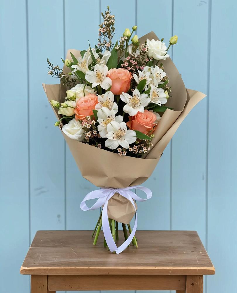 Букет цветов из: Альстромерии, Лизиантусы, Розы и Хризантемы в Кижинге