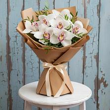 Букет цветов из:  Орхидеи и Розы в Кижинге