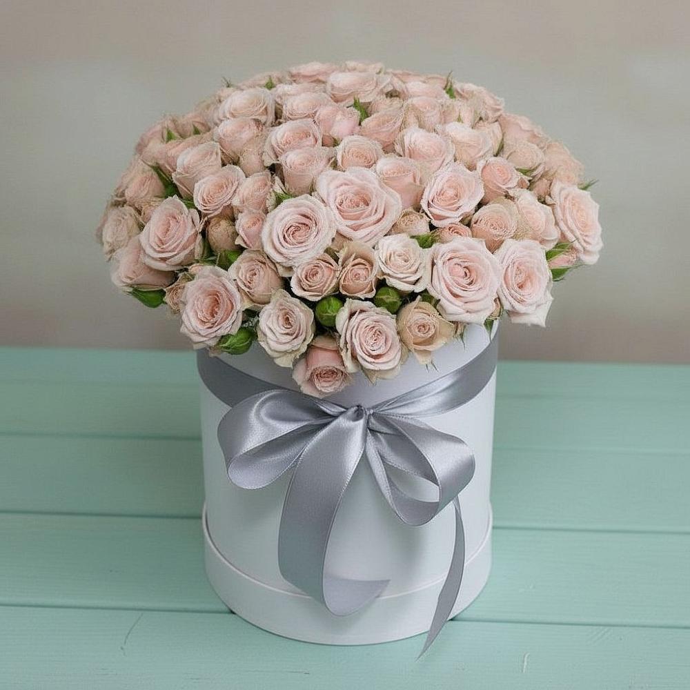 Цветочная композиция из Розы в шляпной коробке в Кижинге